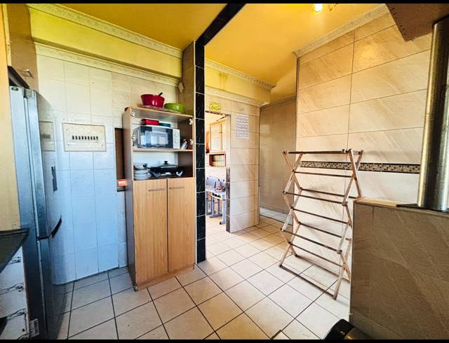 2.5 BEDROOM APARTMENT FOR SALE IN NORTH BEACH